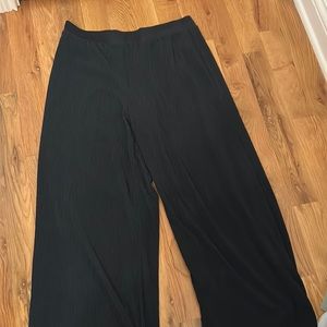 Black wide leg pants, size large